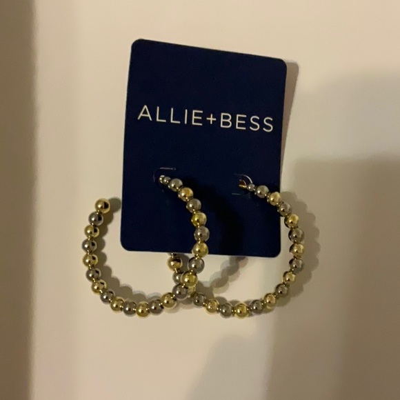 Allie + Bess Jewelry - Brand new Allie + Bess mixed metal Dottie style hoop earring